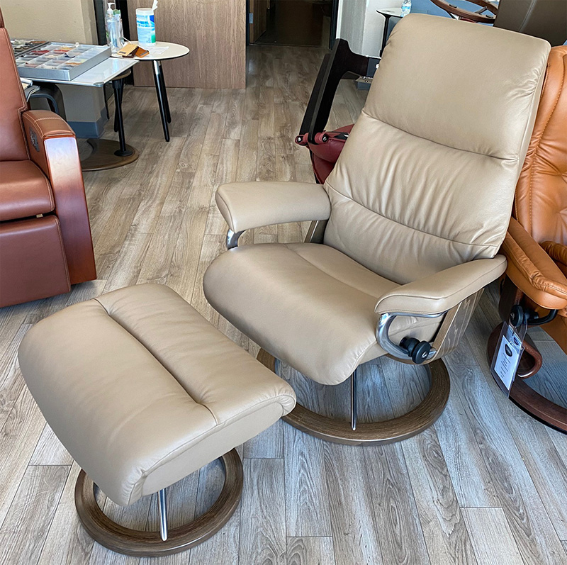 Stressless View Signature Polished Aluminum Base Paloma Funghi Leather Recliner Chair by Ekornes