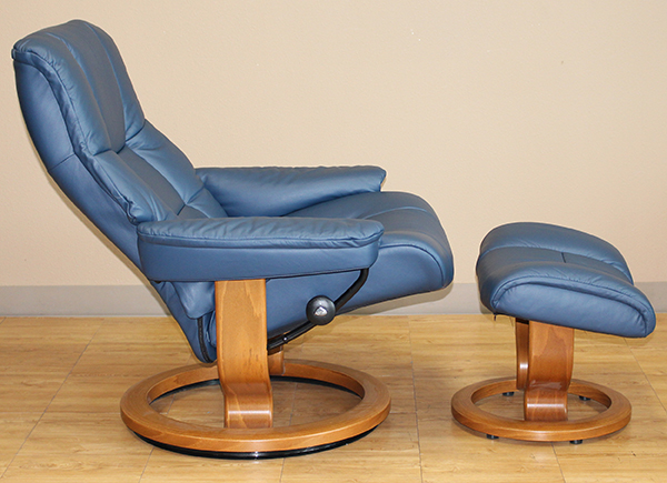Stressless Kensington Large Mayfair Paloma Oxford Blue Leather Recliner Chair by Ekornes