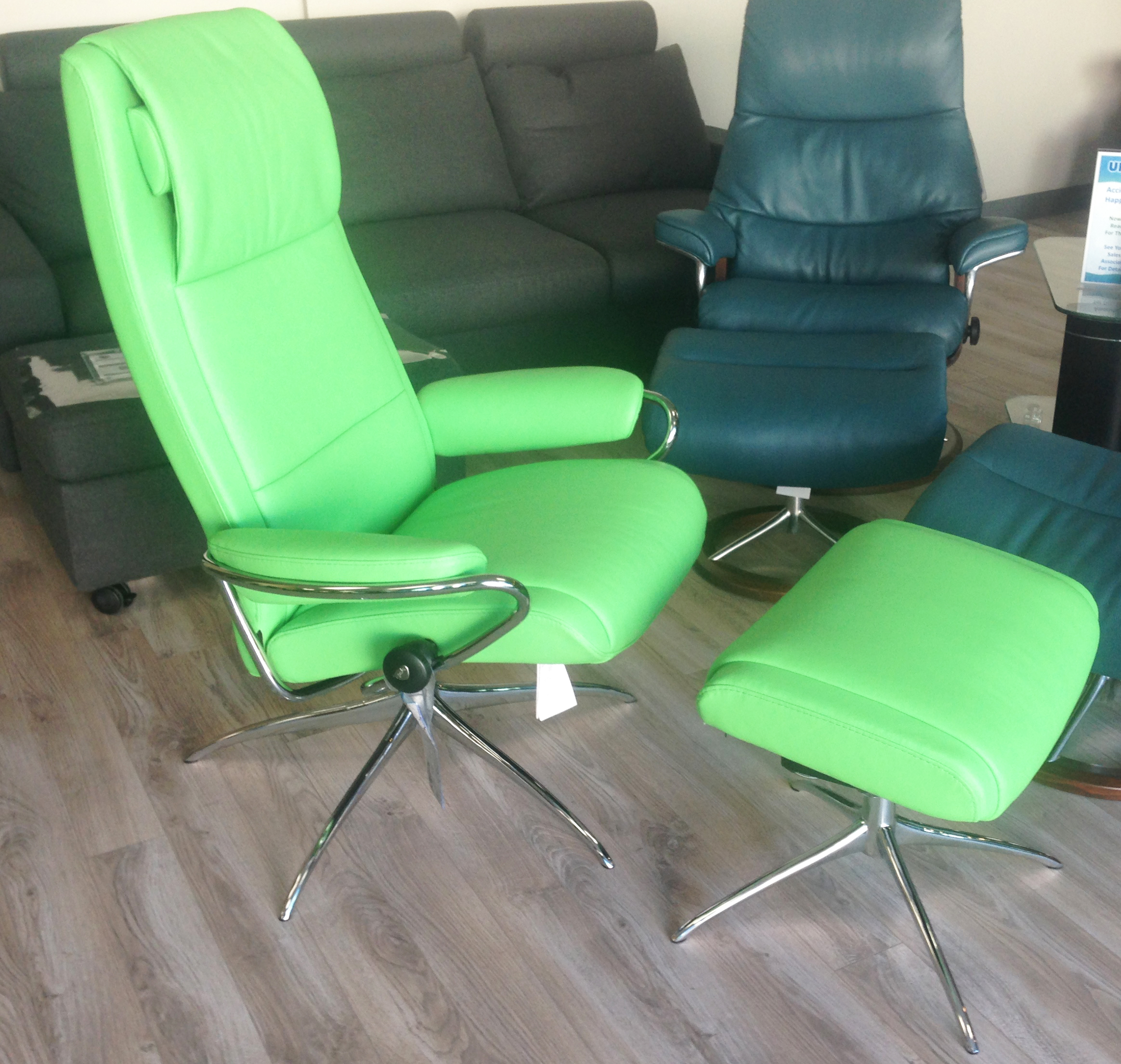 Stressless Paloma Summer Green 09491 Leather by Ekornes
