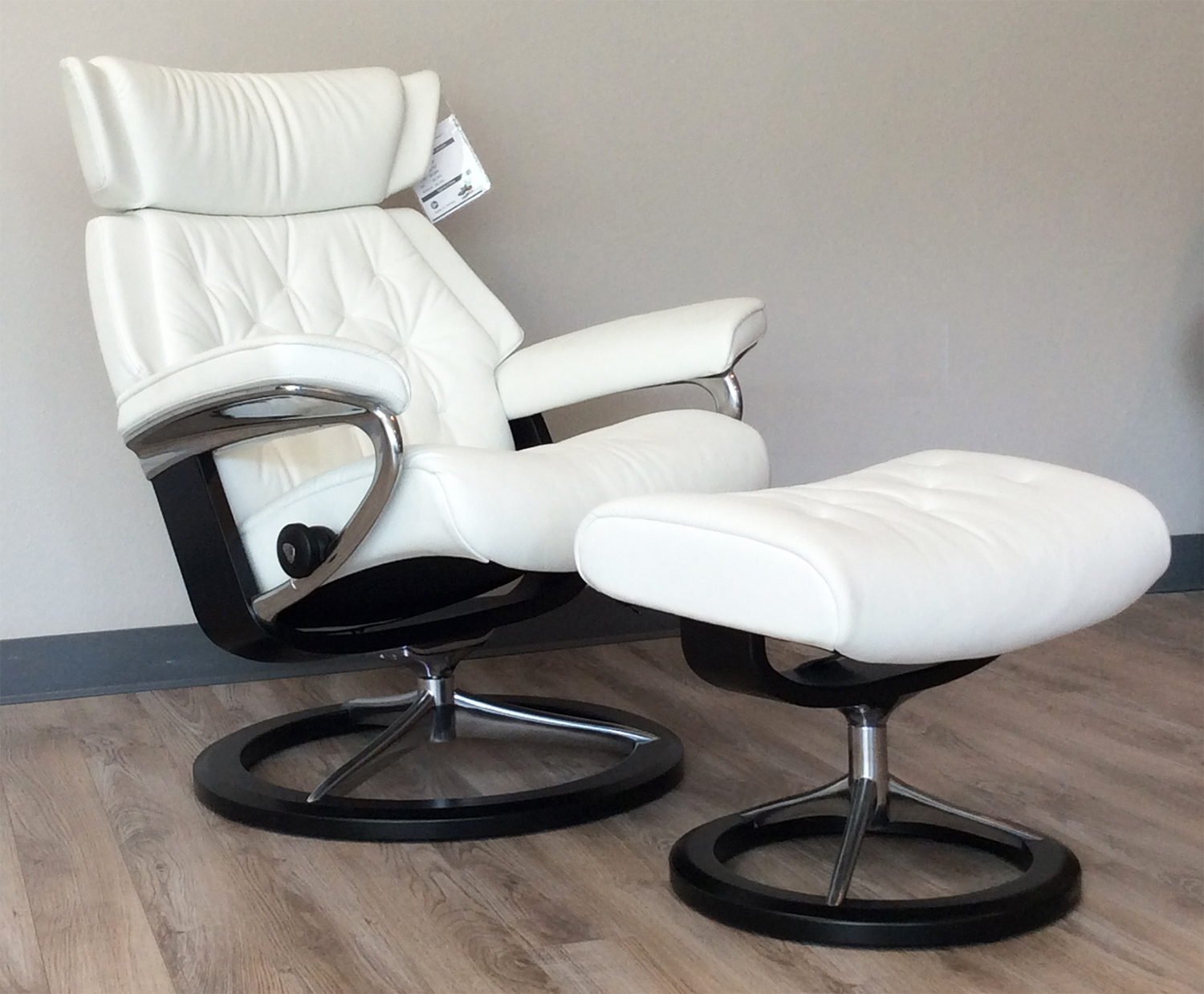 Stressless Skyline Signature Base, White Leather Recliners
